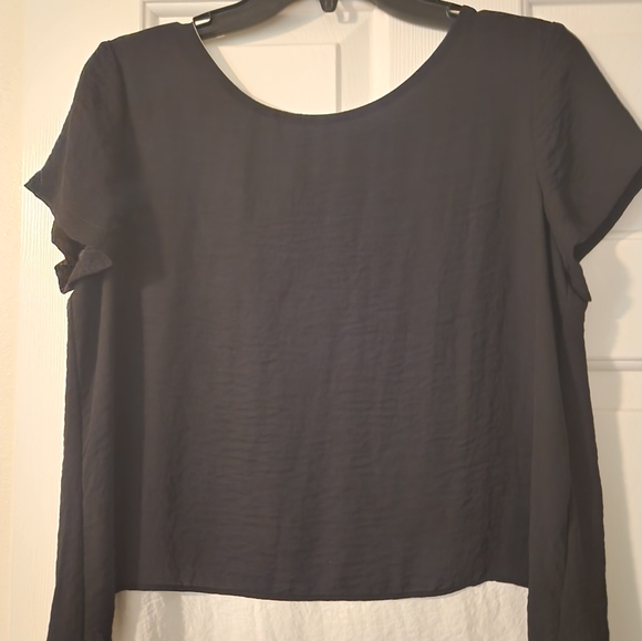 Dresser Black & White Layered Top Medium - Picture 2 of 7